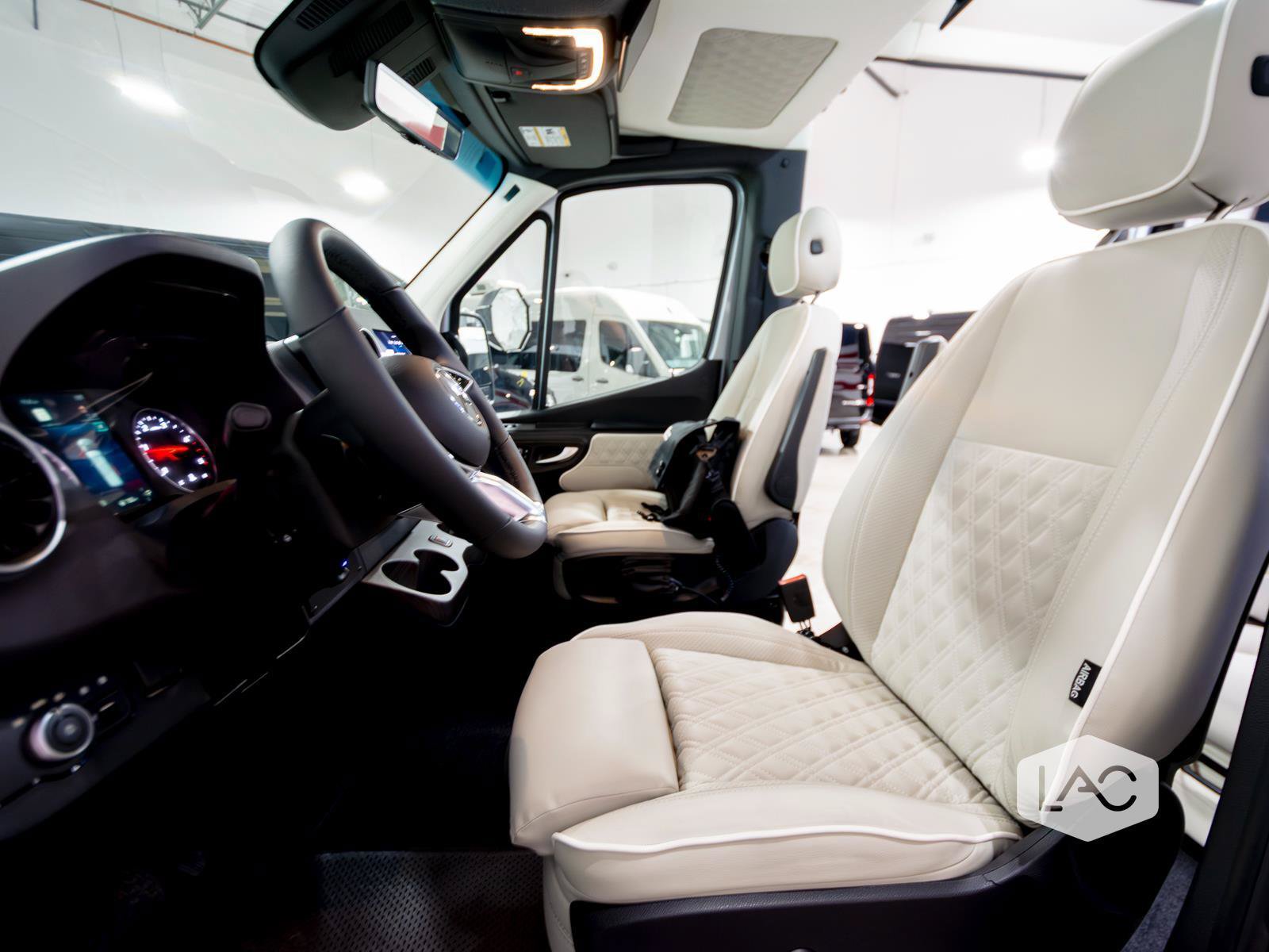 Used 2025 Mercedes-Benz Sprinter 3500 image 18