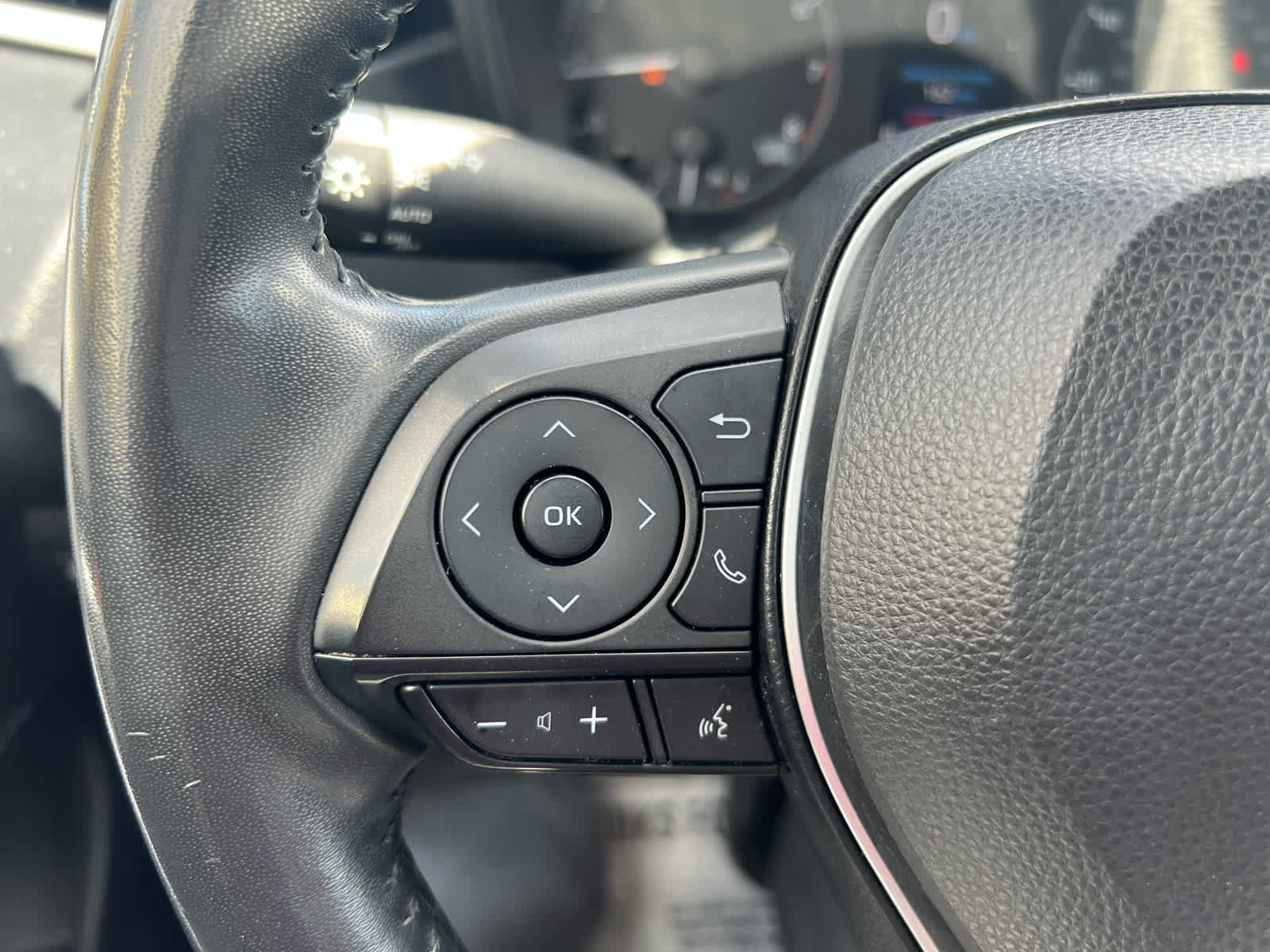 Certified 2024 Toyota Corolla SE w/ SE Premium Package FWD image 15