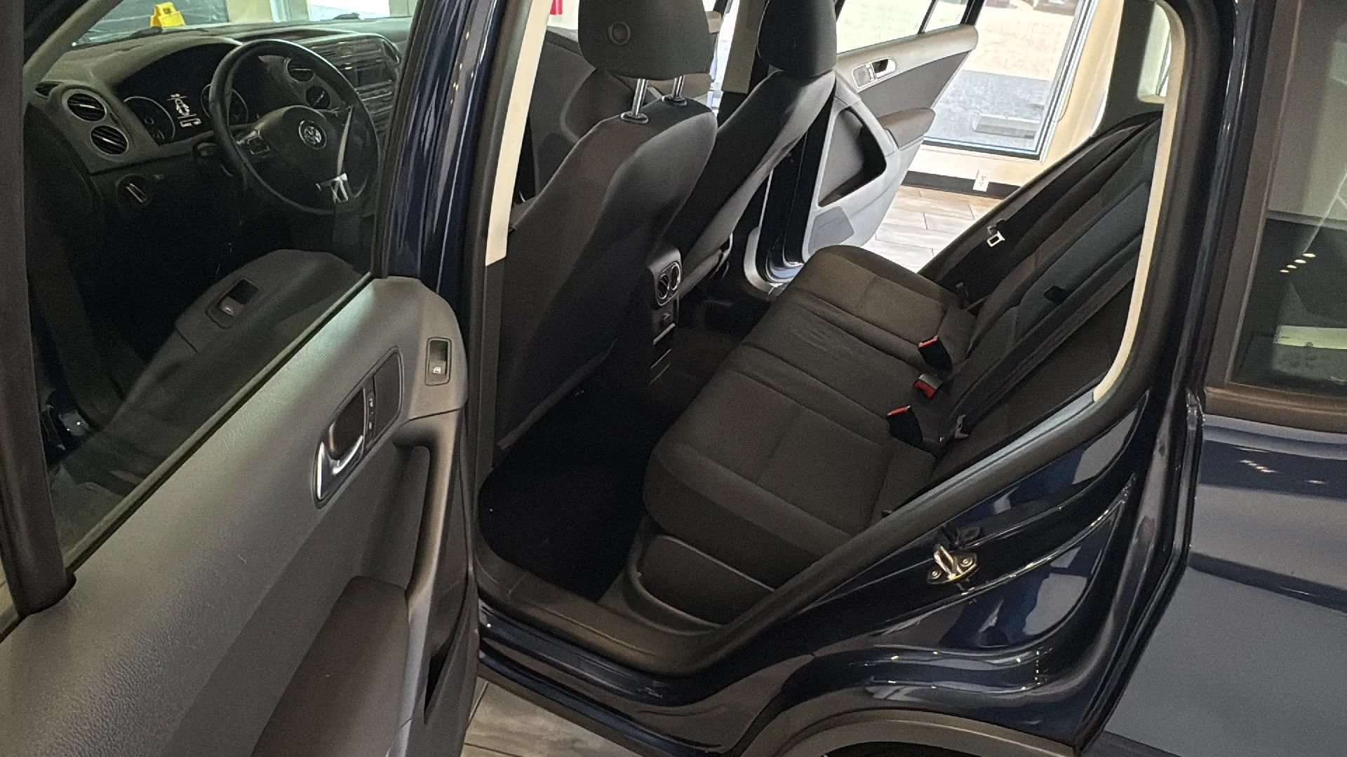 Used 2013 Volkswagen Tiguan S FWD image 25