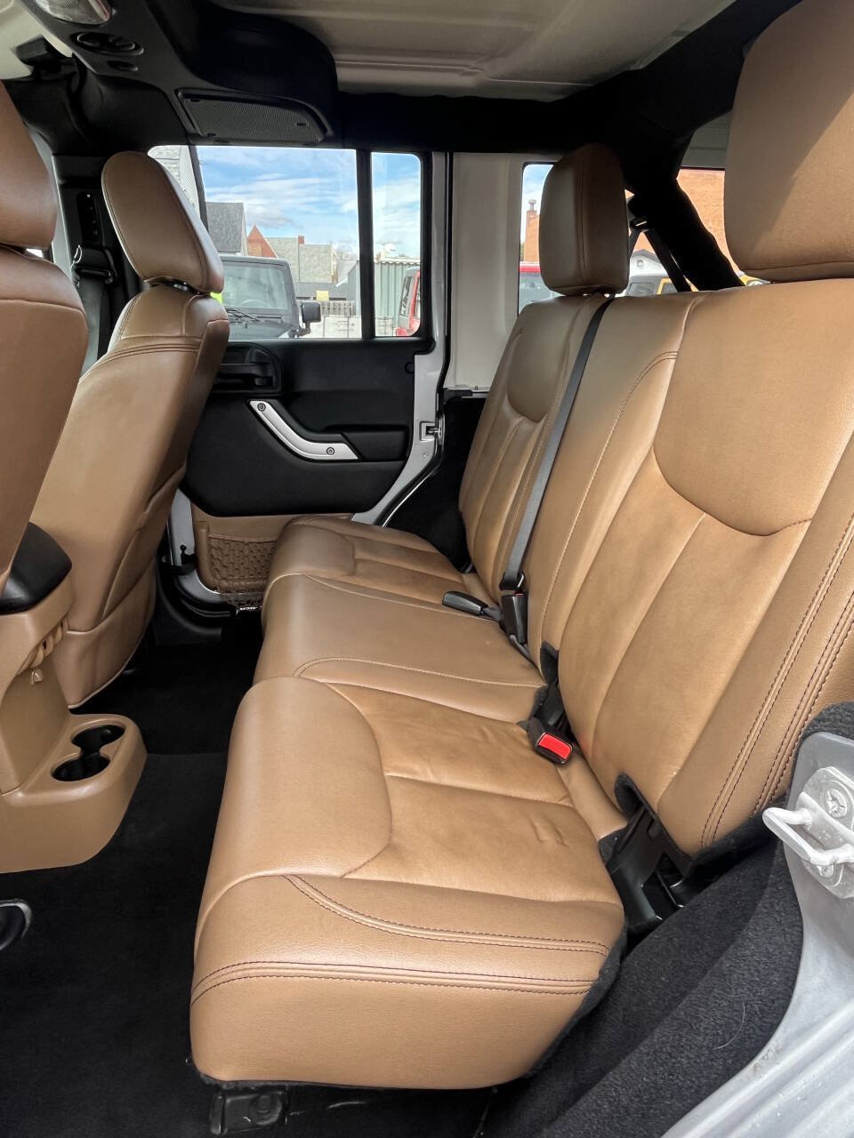 Used 2015 Jeep Wrangler Unlimited Sahara w/ Dual Top Group AWD/4WD image 20
