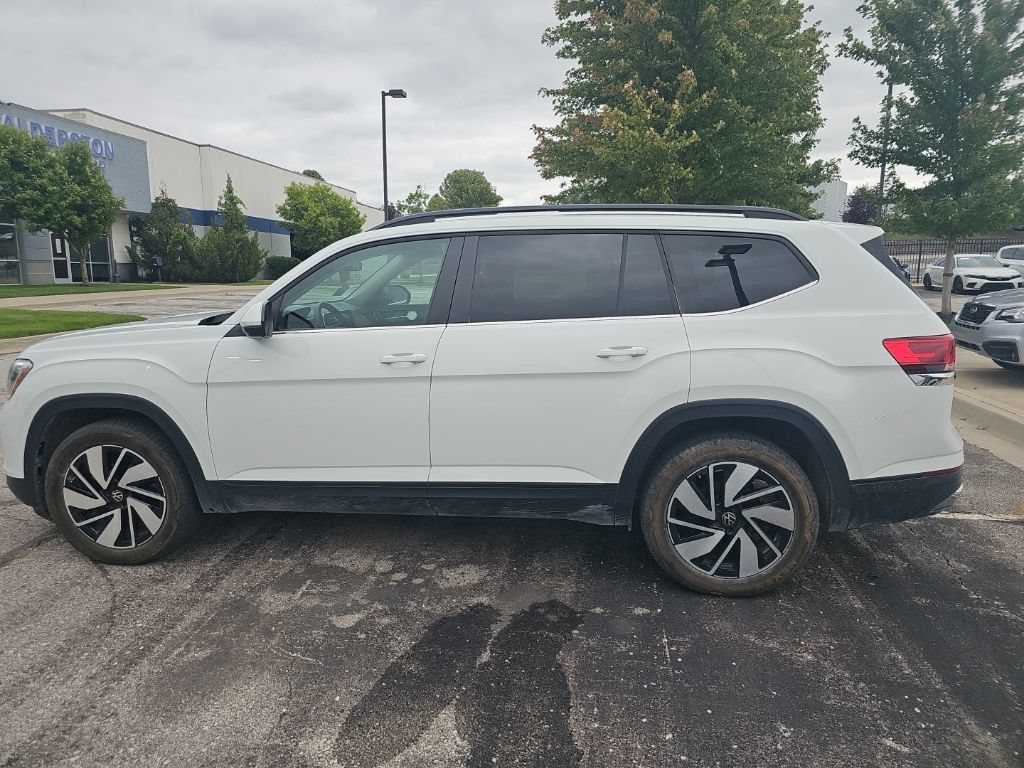 Used 2025 Volkswagen Atlas SE AWD/4WD image 8