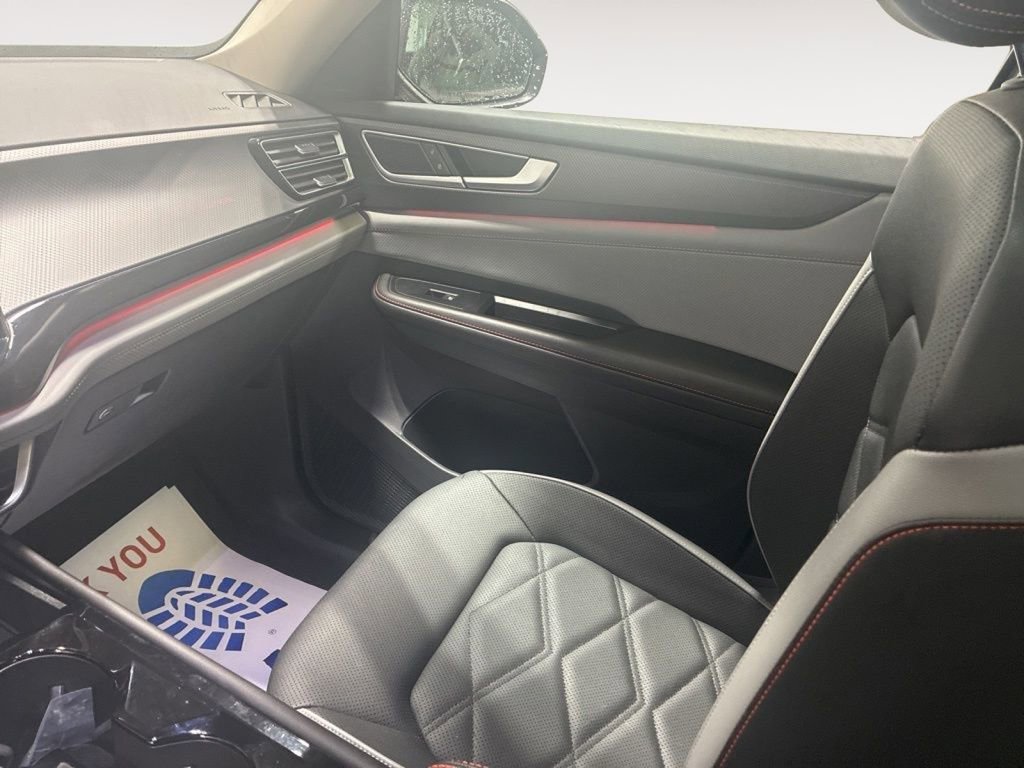 Used 2025 Volkswagen Atlas Peak Edition SE image 22