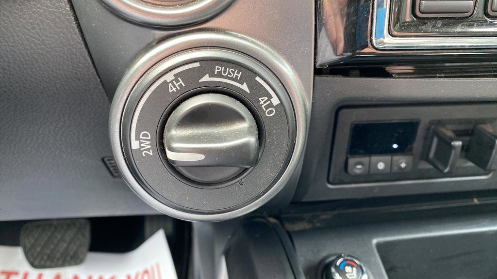 Used 2017 Nissan Titan Platinum Reserve AWD/4WD image 19
