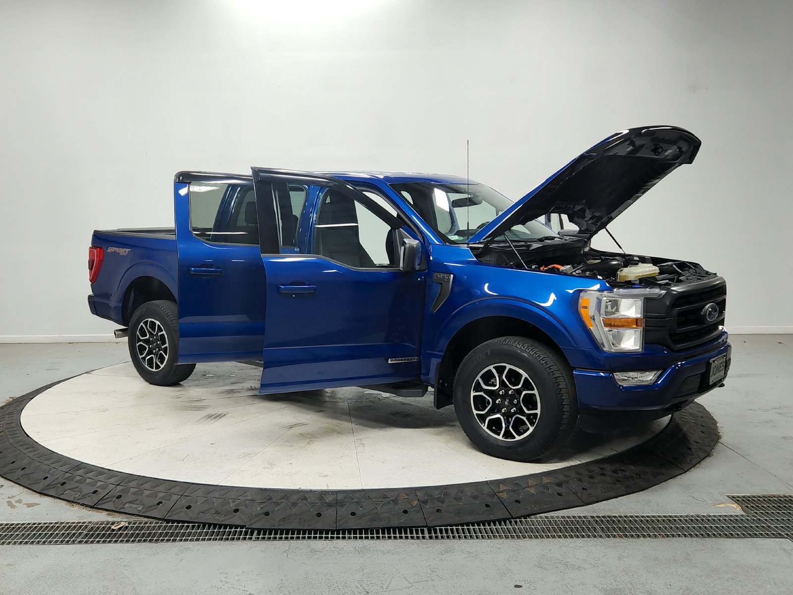 Used 2022 Ford F150 XLT w/ Equipment Group 301A Mid AWD/4WD image 10