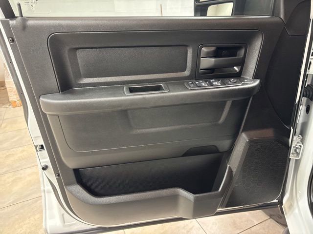 Used 2024 RAM 3500 Tradesman w/ Chrome Appearance Group image 12