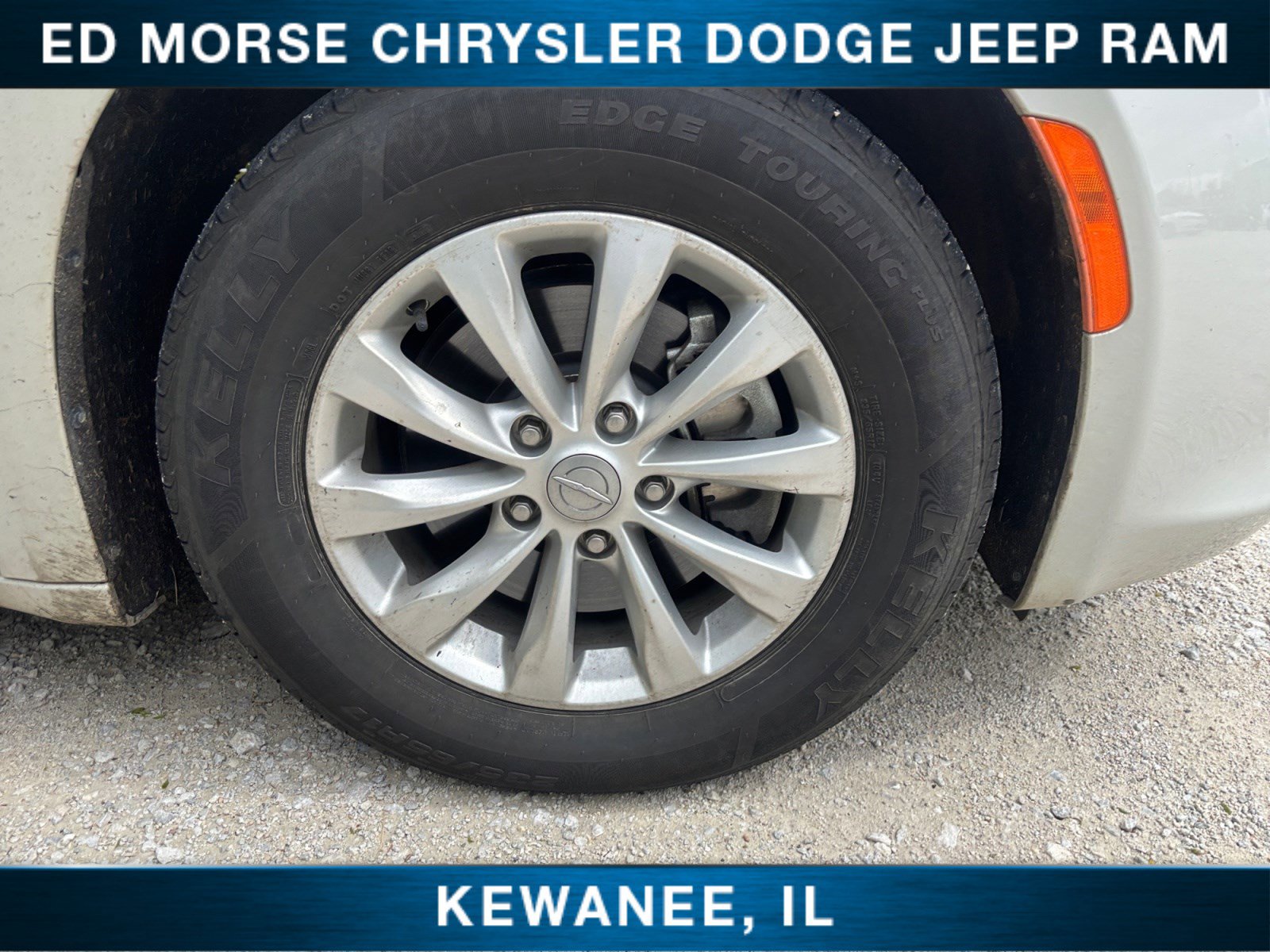 Used 2019 Chrysler Pacifica Touring-L FWD image 16