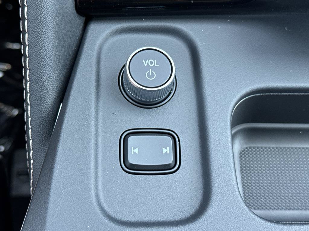 New 2026 Acura MDX w/ Advance Package AWD/4WD image 17