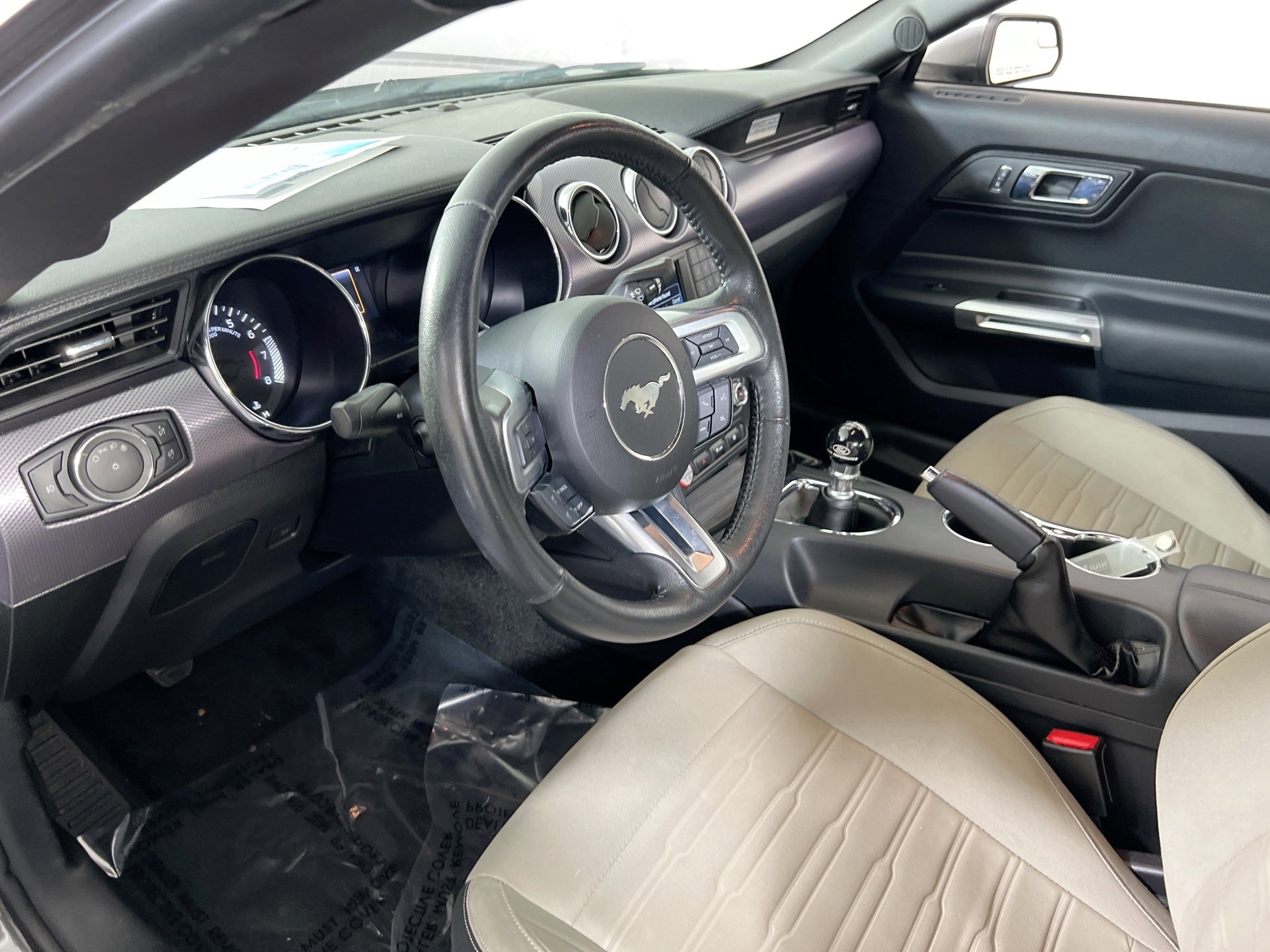 Used 2017 Ford Mustang Coupe image 9