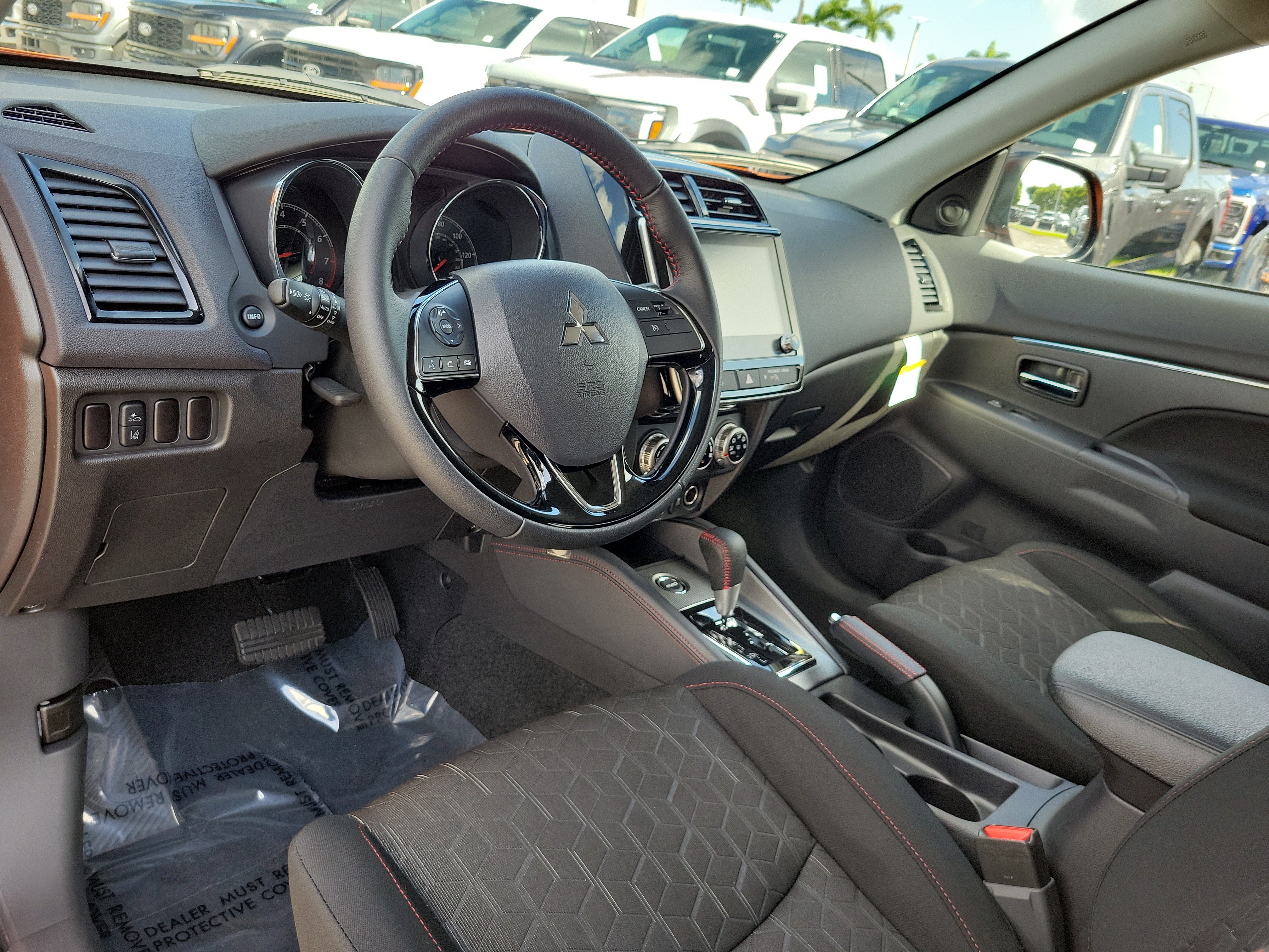 Used 2026 Mitsubishi Outlander Sport LE AWD/4WD image 9
