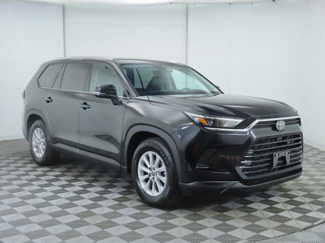 Used 2025 Toyota Grand Highlander FWD image 3