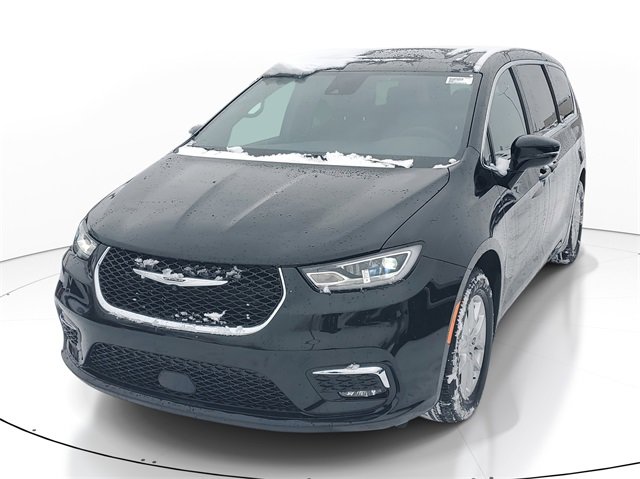 New 2026 Chrysler Pacifica Select image 2