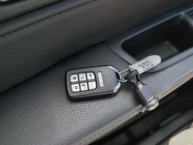Used 2023 Honda Odyssey Touring image 25