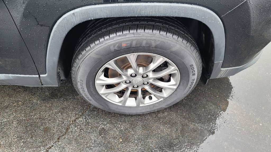 Used 2019 Jeep Cherokee Latitude Plus image 15