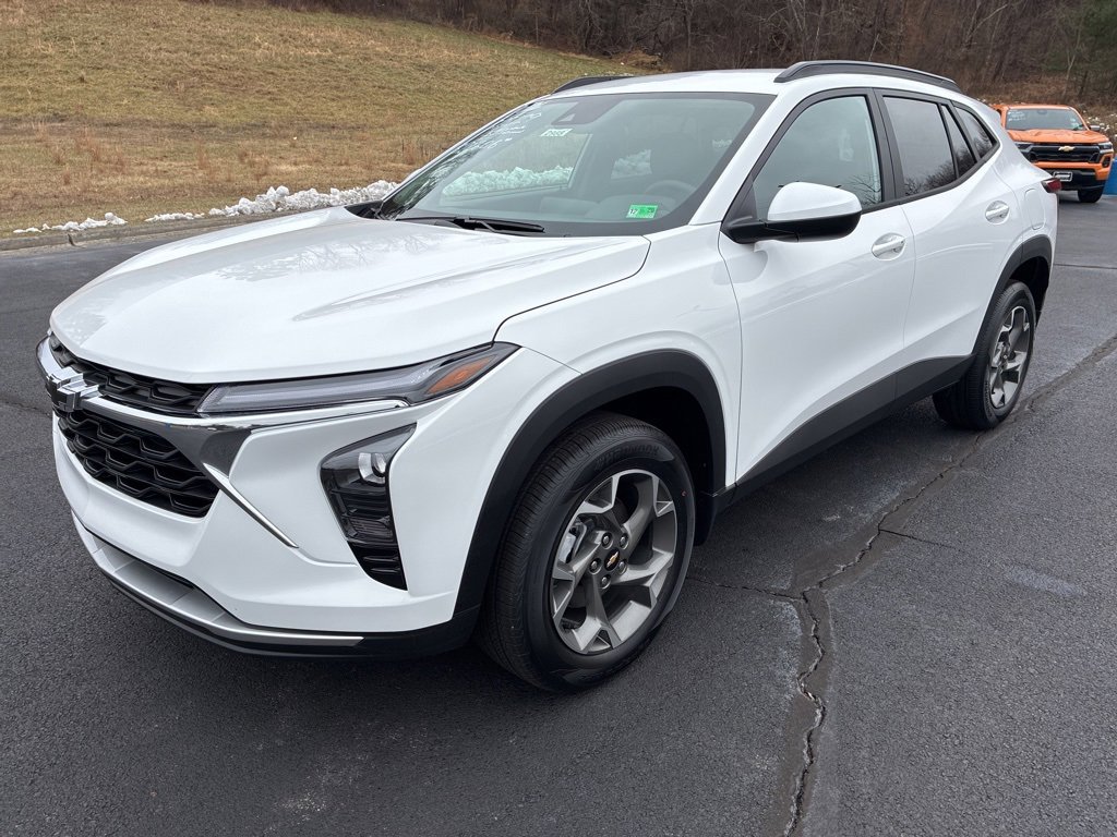 New 2026 Chevrolet Trax LT w/ Driver Confidence Package image 3