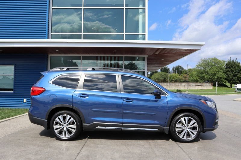 Used 2022 Subaru Ascent Limited w/ Technology Package AWD/4WD image 2