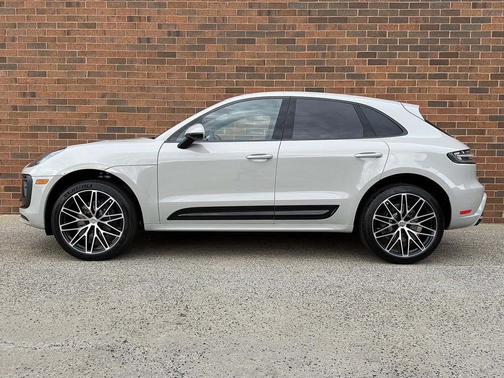 New 2026 Porsche Macan image 2