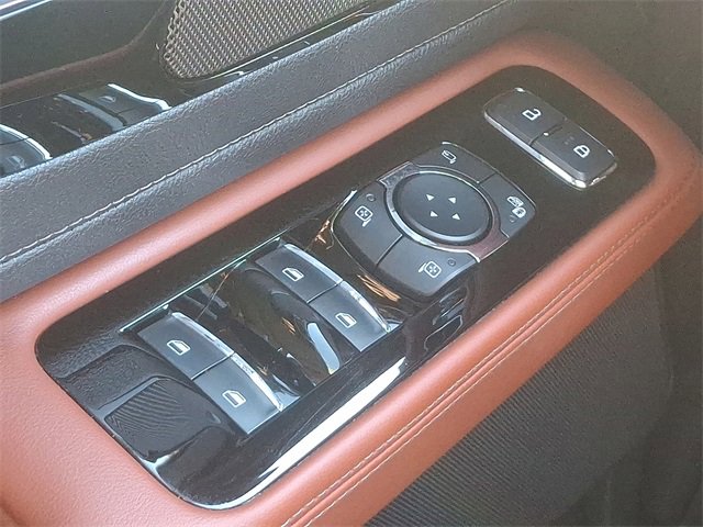 Used 2025 Lincoln Aviator Reserve w/ Jet Appearance Package image 35