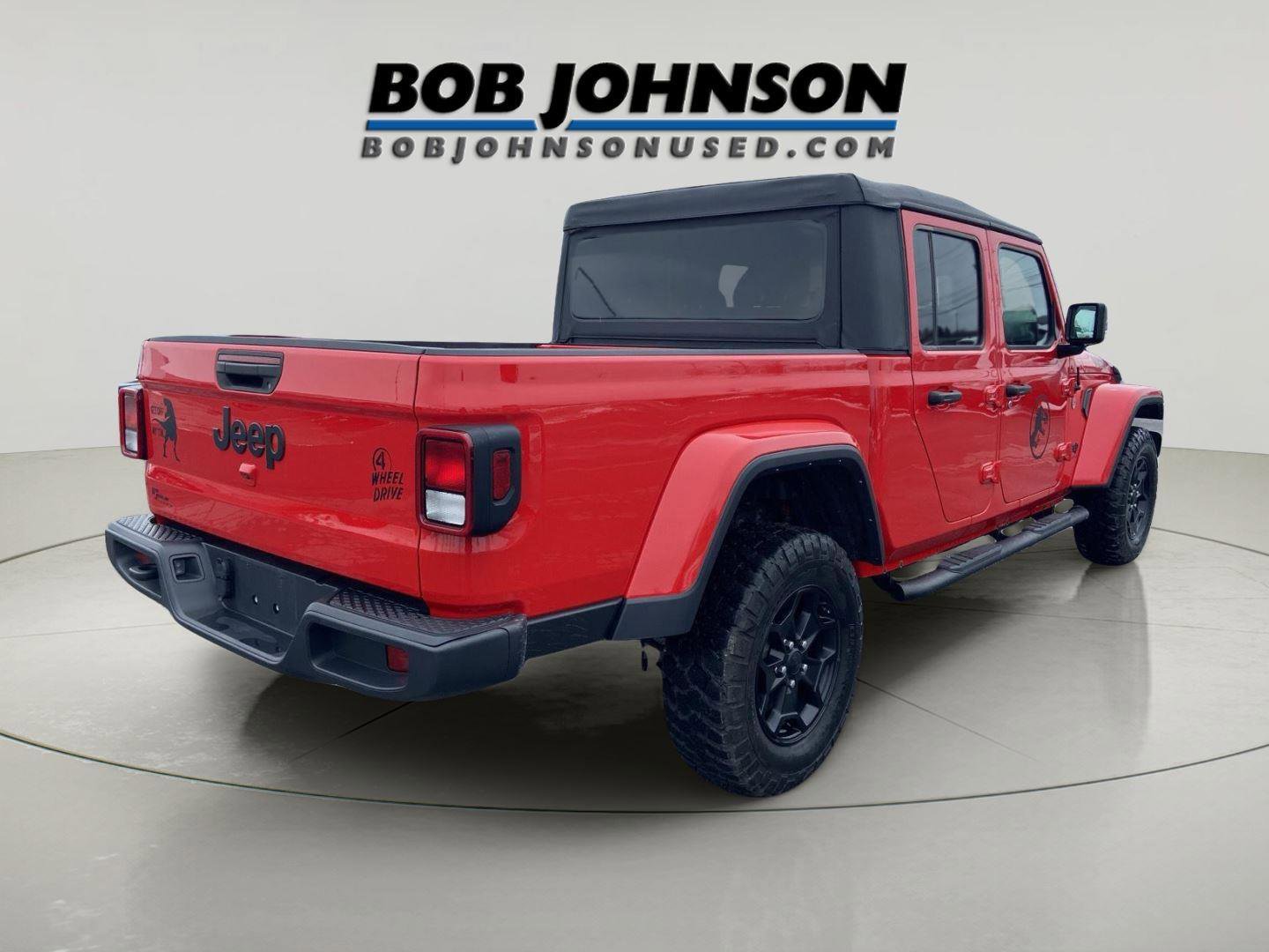 Used 2022 Jeep Gladiator Willys AWD/4WD image 3
