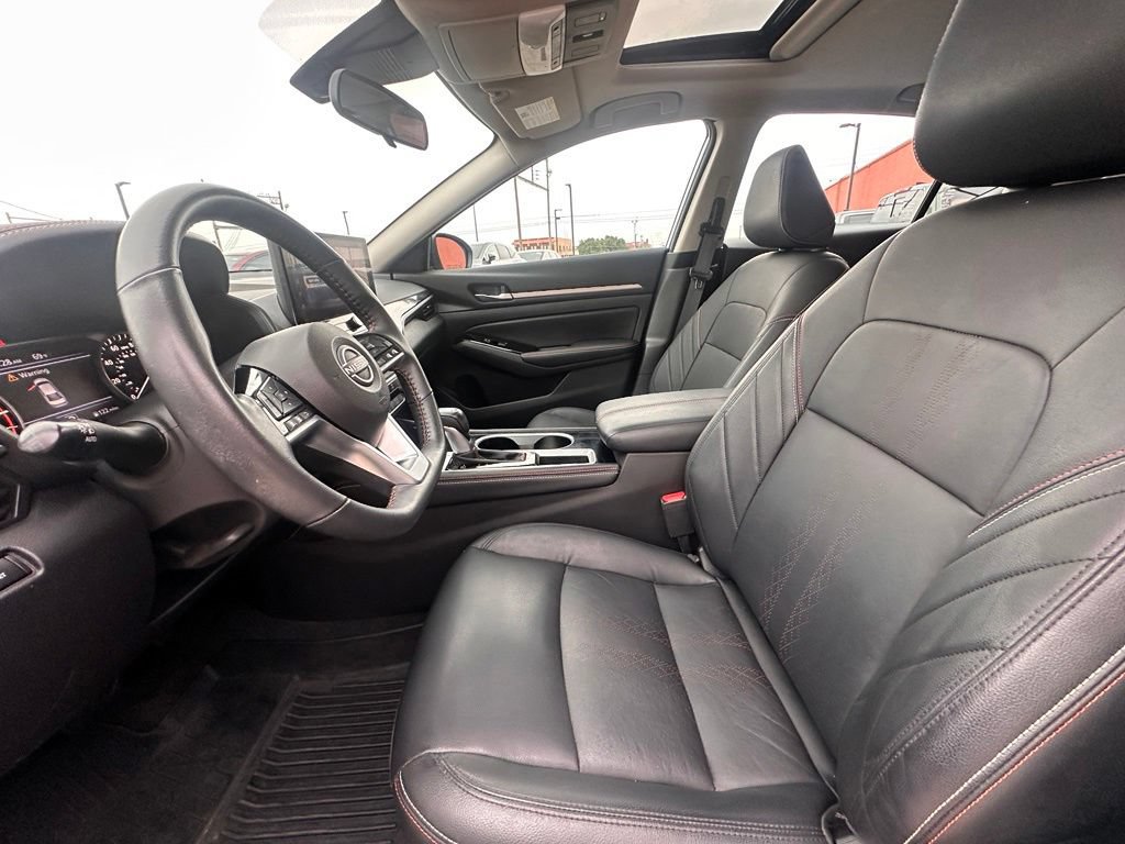 Certified 2024 Nissan Altima 2.5 SR w/ SR Premium Package FWD image 12