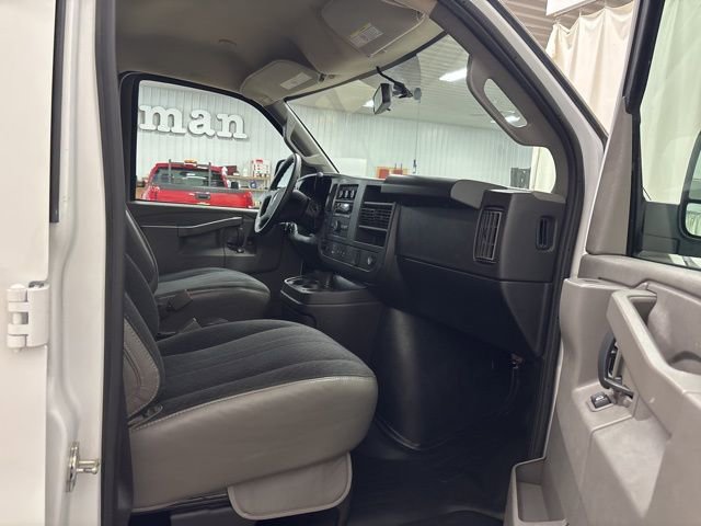 Used 2024 Chevrolet Express 2500 w/ Driver Convenience Package image 15