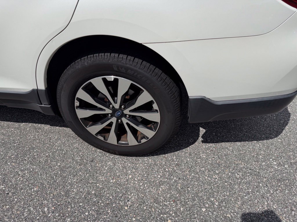 Used 2015 Subaru Outback 2.5i Limited AWD/4WD image 8