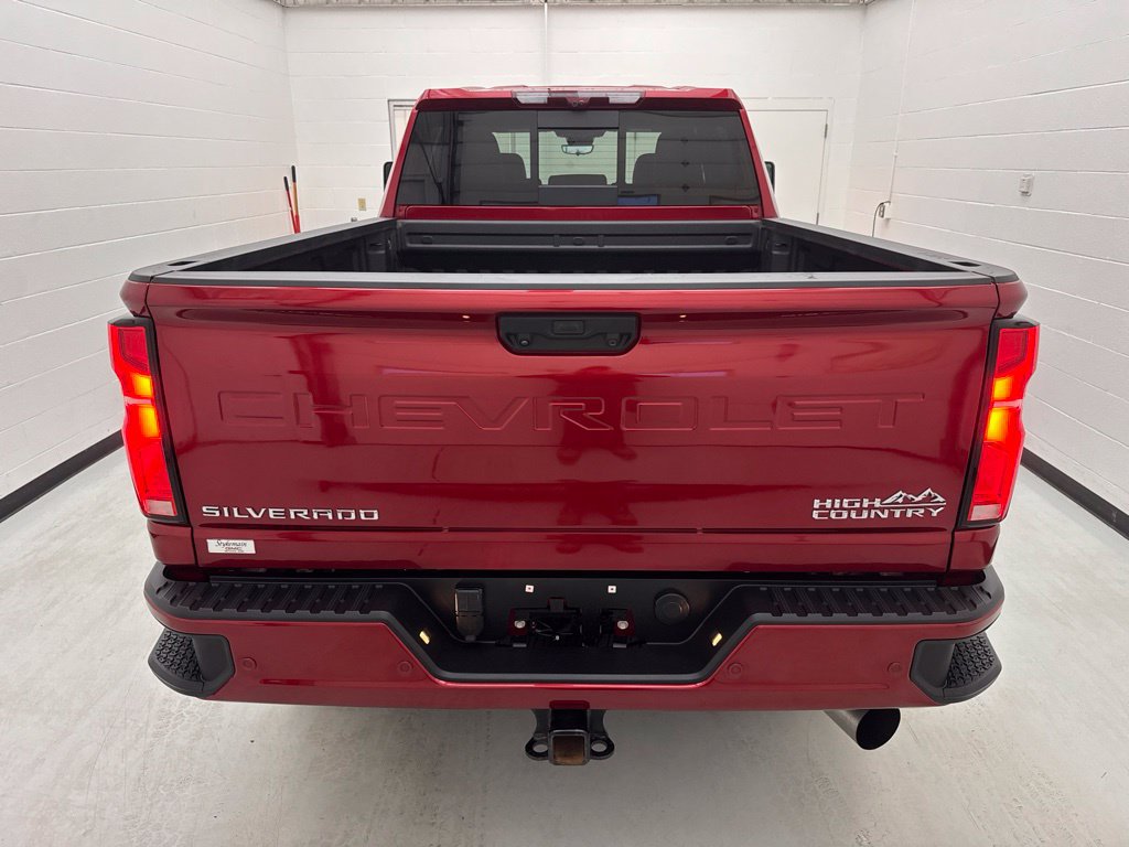 Used 2025 Chevrolet Silverado 2500 High Country w/ High Country Premium Package AWD/4WD image 5