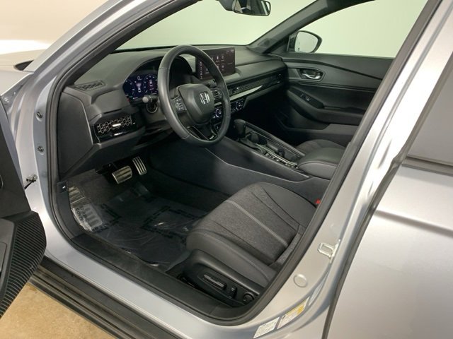 Used 2025 Honda Accord Sport image 29