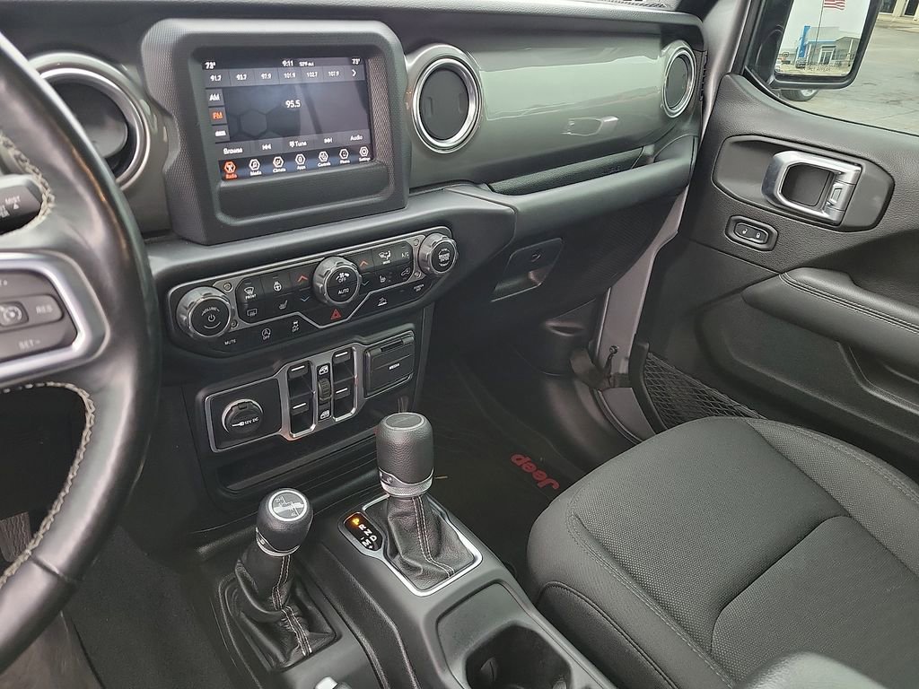 Used 2020 Jeep Gladiator Overland w/ LED Lighting Group AWD/4WD image 20