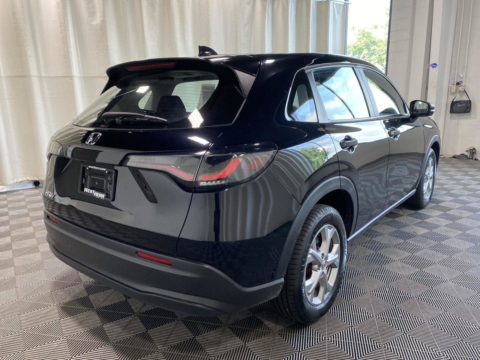 Used 2024 Honda HR-V LX image 7