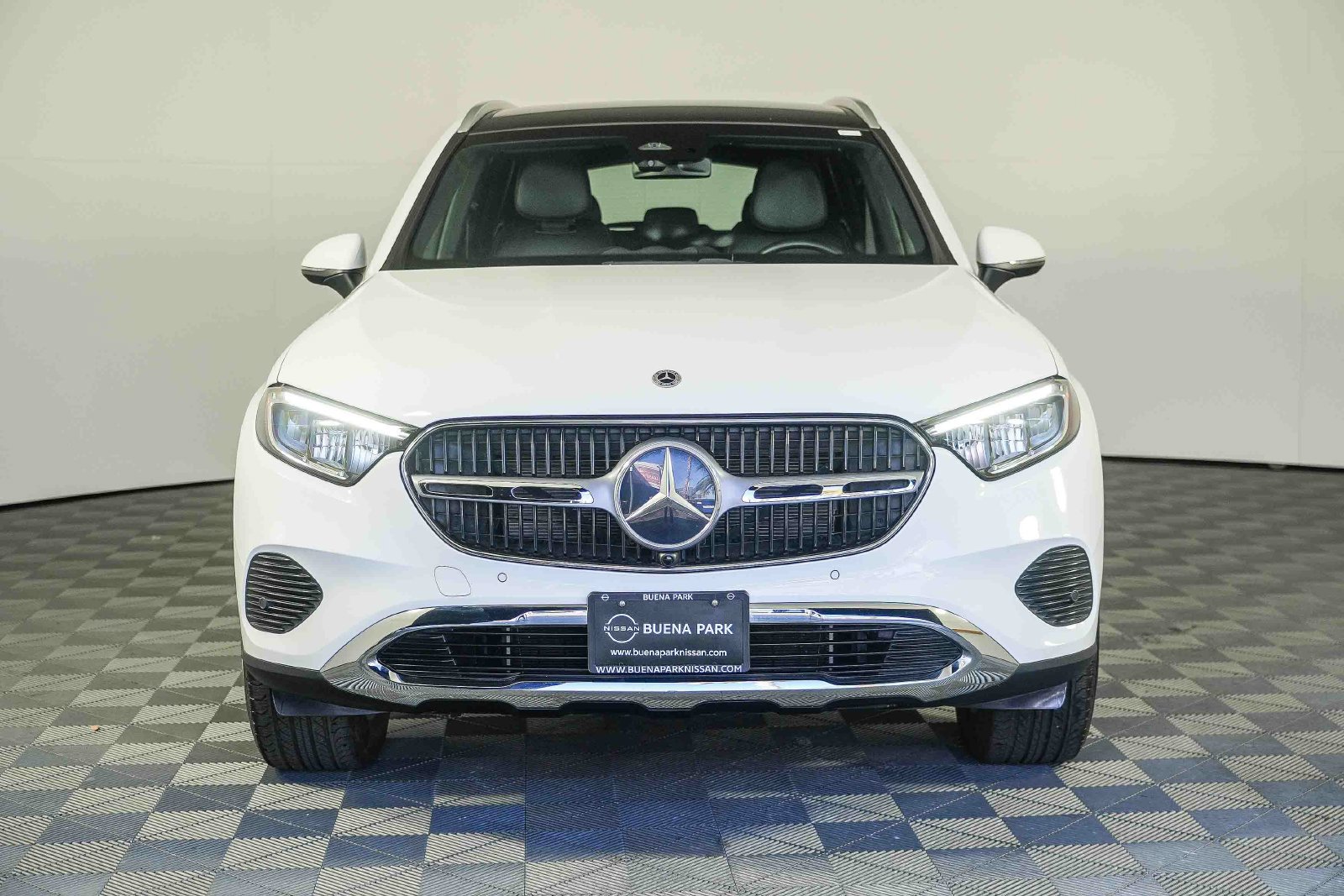 Used 2024 Mercedes-Benz GLC 300 image 4