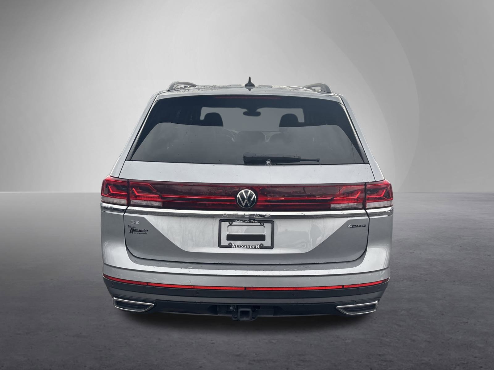 Used 2024 Volkswagen Atlas SE image 4