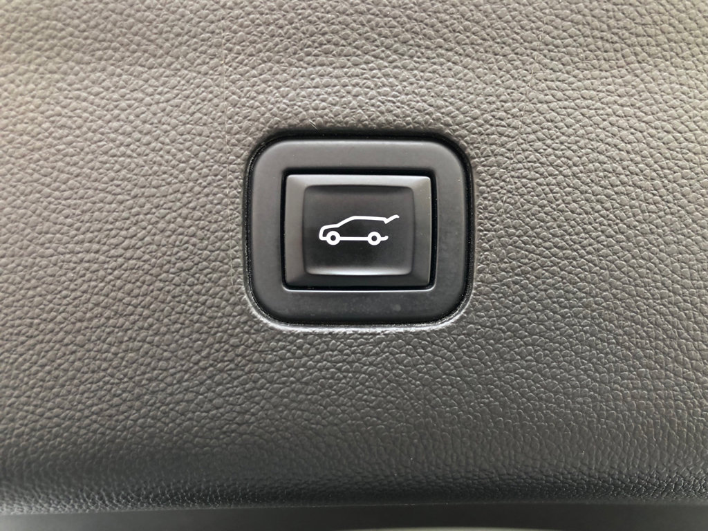 Used 2023 Buick Enclave Essence w/ Experience Buick Package image 19