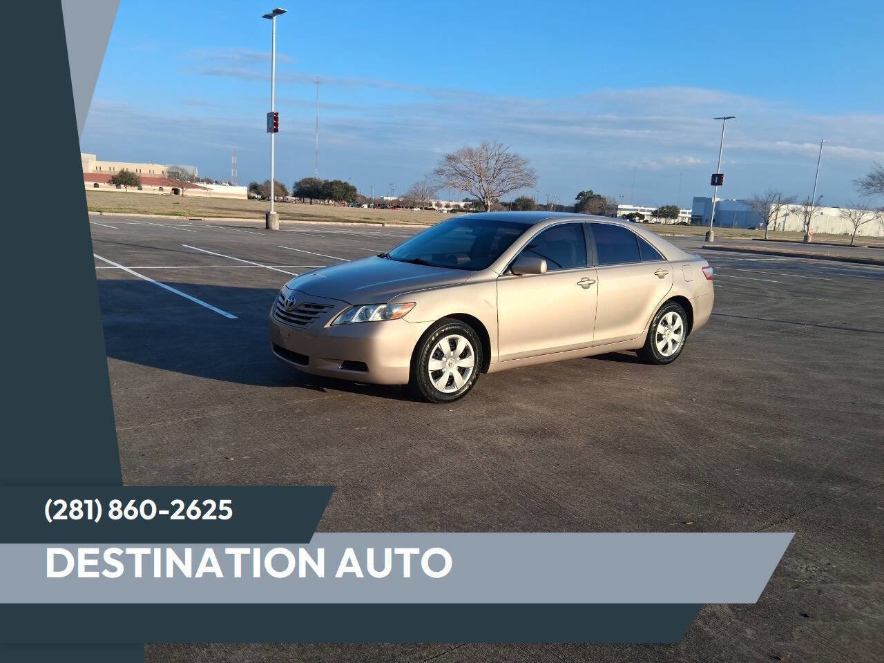Used 2009 Toyota Camry LE FWD image 1