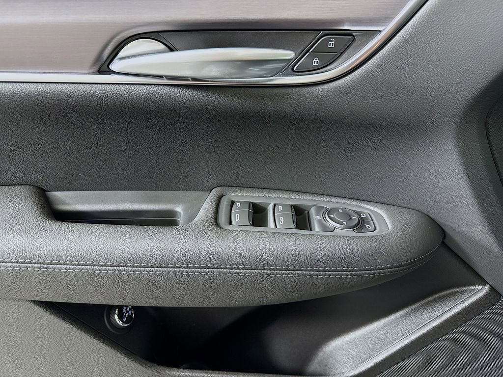 New 2026 Cadillac XT5 Luxury image 17