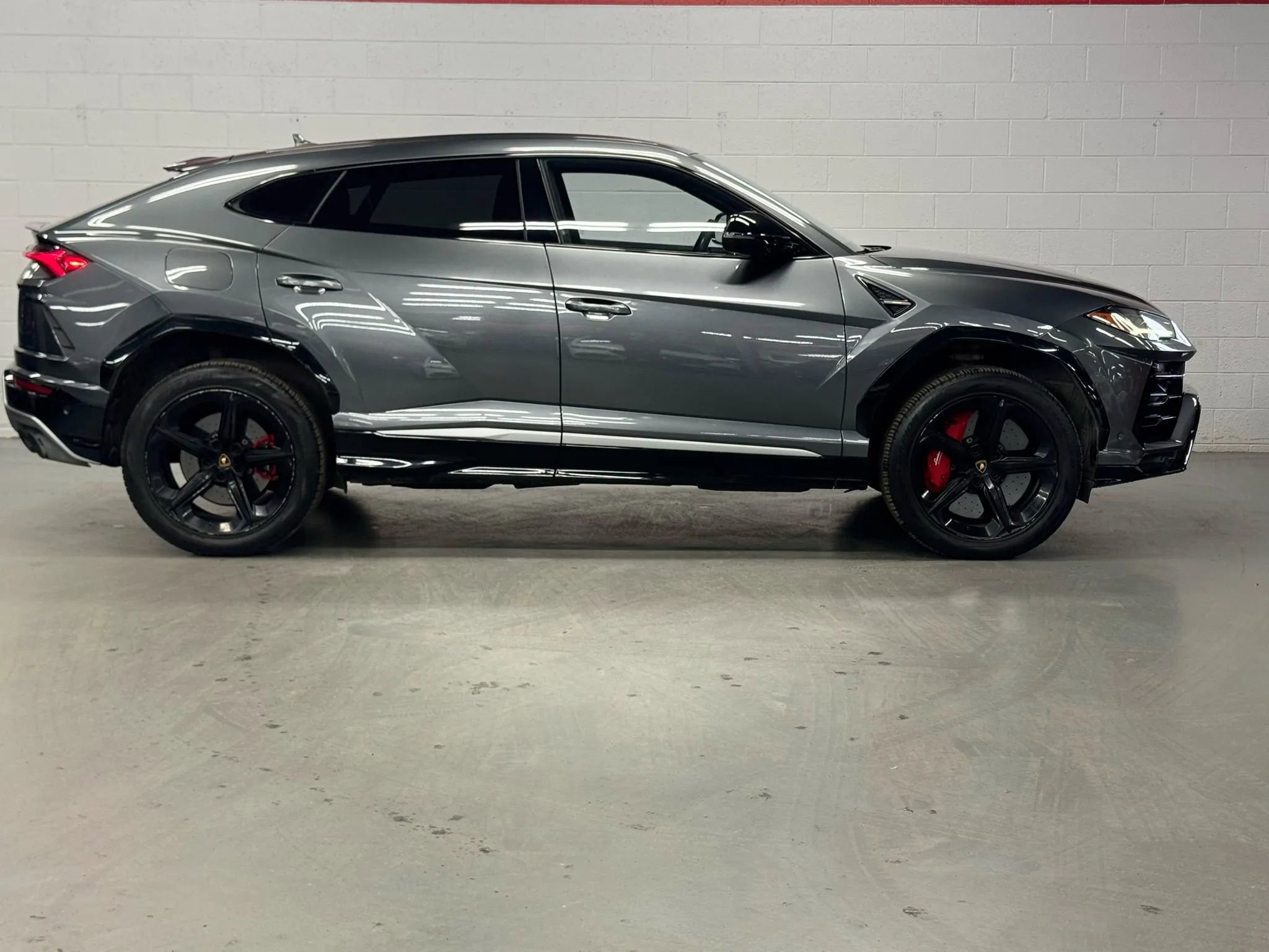 Used 2019 Lamborghini Urus image 6
