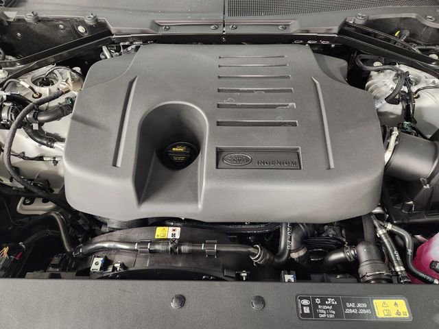 New 2026 Land Rover Defender 130 X-Dynamic SE image 32