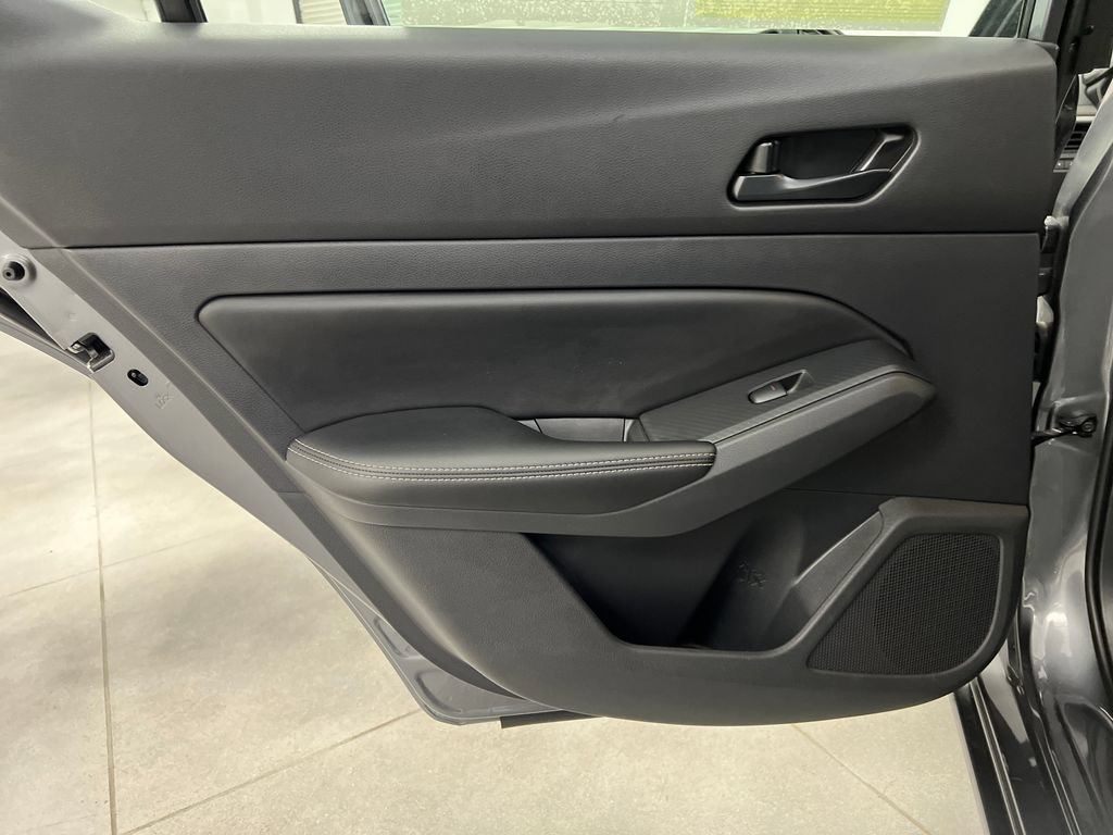 Used 2025 Nissan Altima 2.5 SV FWD image 18