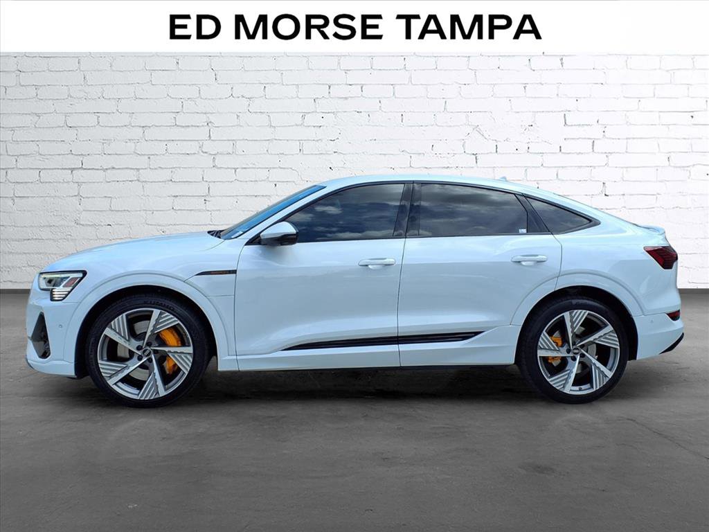 Used 2022 Audi e-tron Prestige w/ Prestige Package AWD/4WD image 2