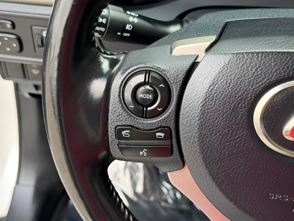 Used 2016 Lexus CT 200h w/ Accessory Package 2 image 33