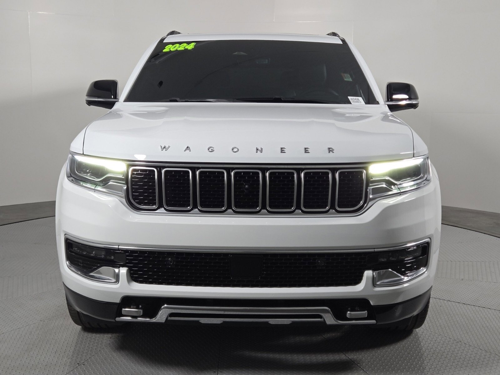 Used 2024 Jeep Wagoneer L Series III w/ Premium Group I image 8