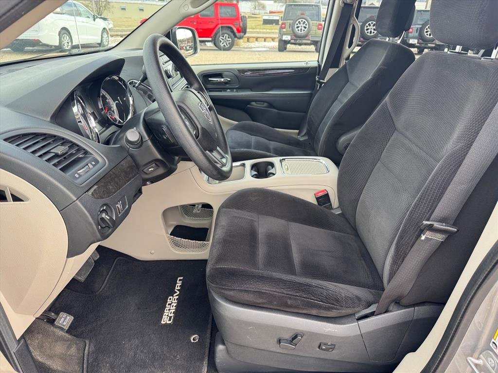 Used 2014 Dodge Grand Caravan SXT image 8