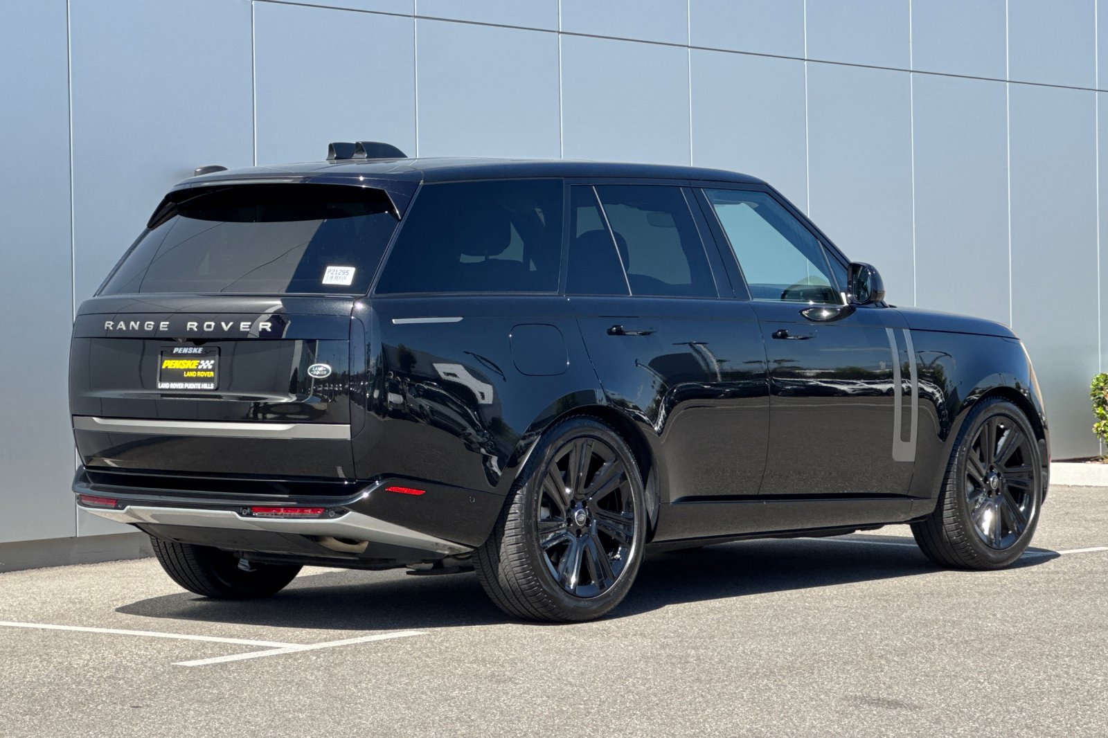 Used 2023 Land Rover Range Rover SE AWD/4WD image 5