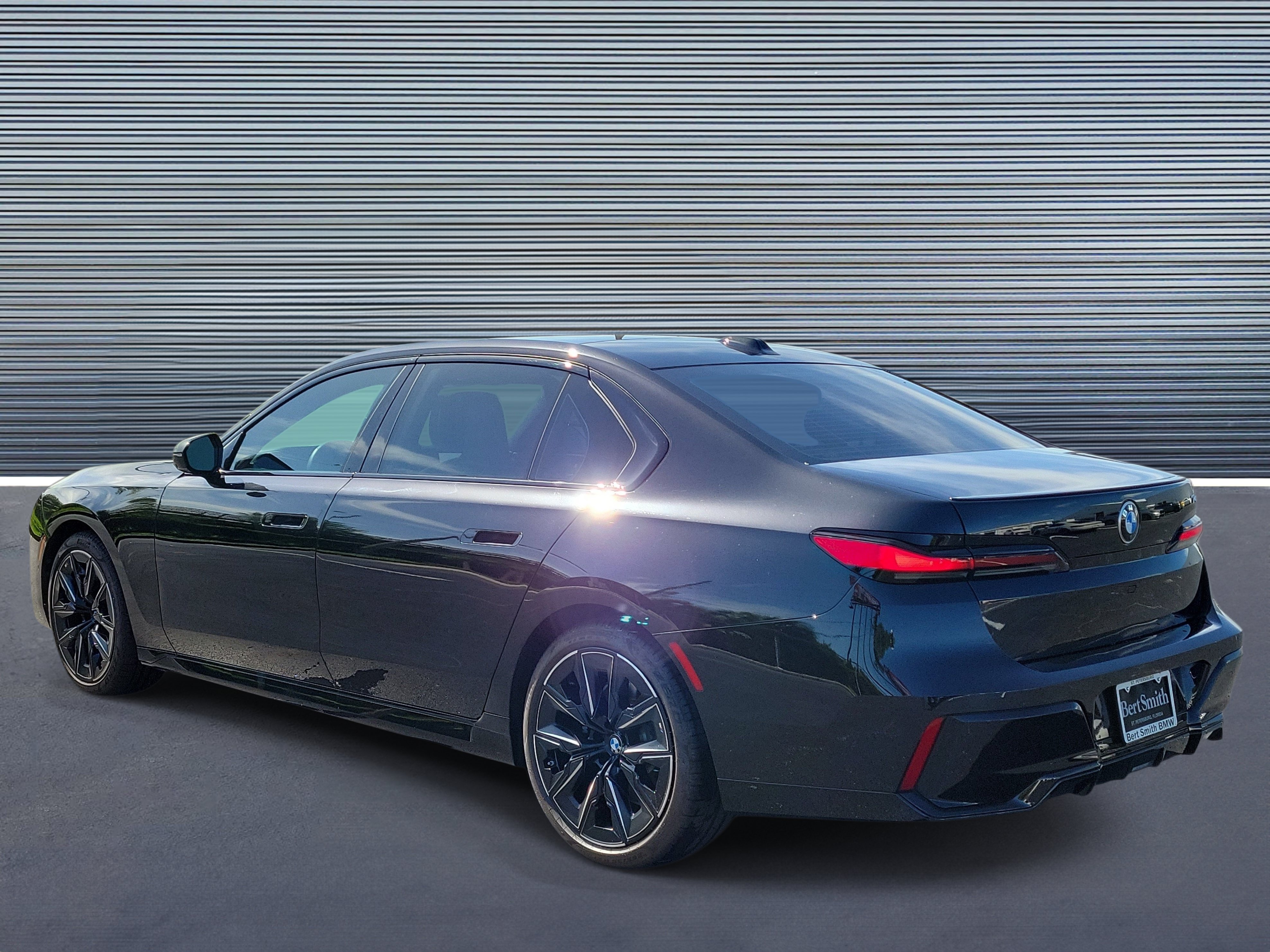 Used 2023 BMW 740i RWD image 4