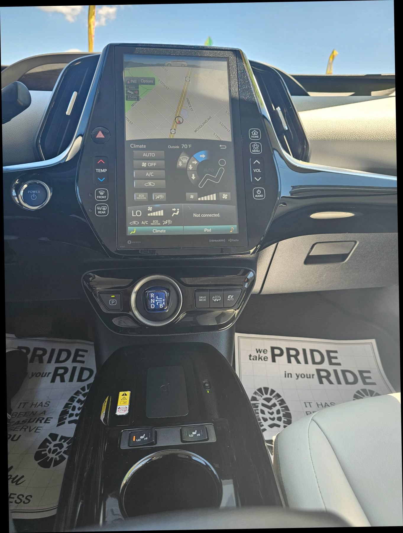 Used 2021 Toyota Prius Prime XLE w/ Carpet Mat Package (TMS) FWD image 24