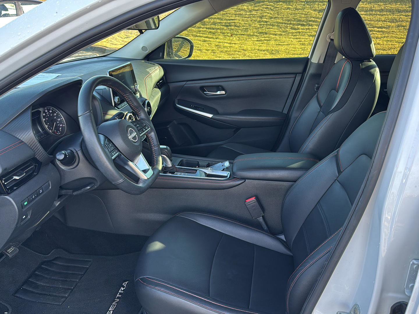 Used 2024 Nissan Sentra SR w/ SR Premium Package image 8