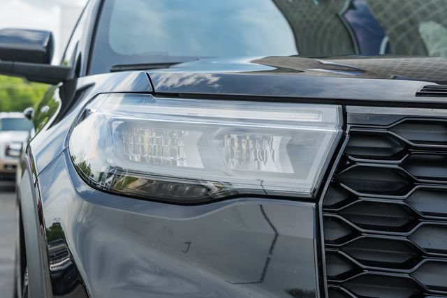 Used 2025 Ford Explorer ST-Line w/ ST-Line Street Pack AWD/4WD image 18