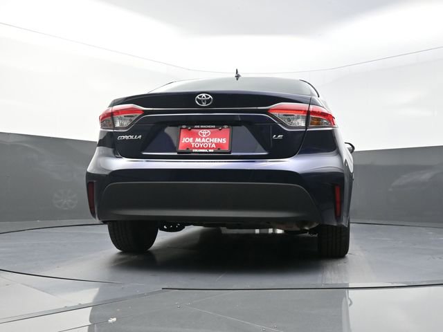 Used 2024 Toyota Corolla LE FWD image 2