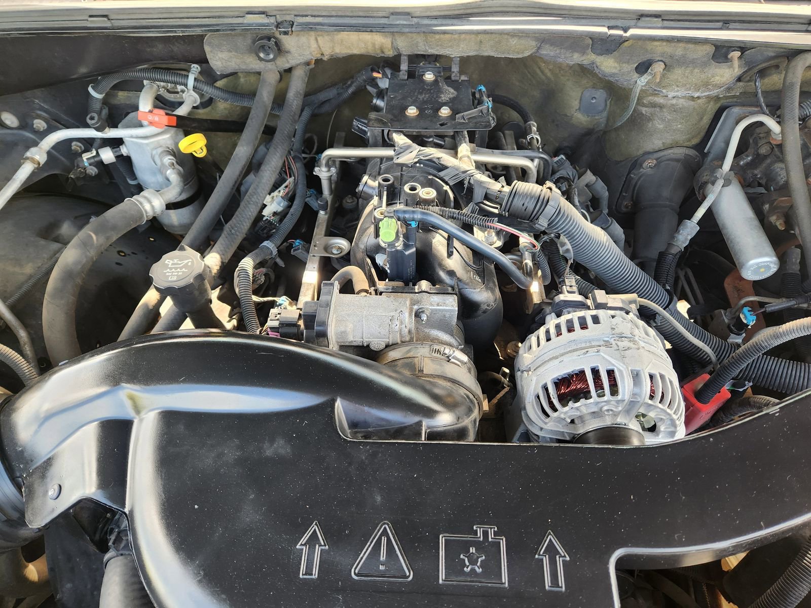 Used 2005 Chevrolet Avalanche LT w/ Preferred Equipment Group AWD/4WD image 34