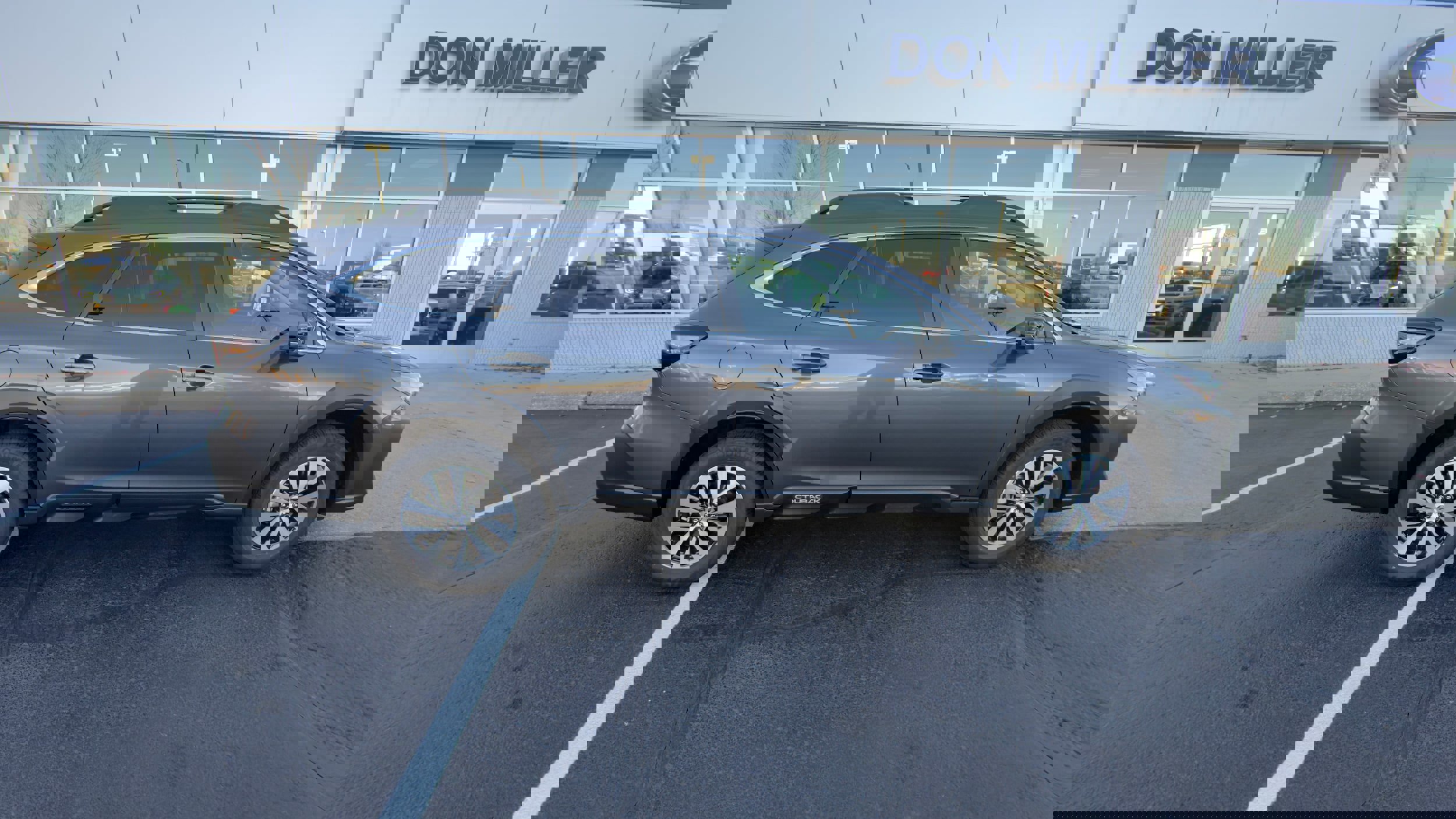 Certified 2025 Subaru Outback Premium w/ Popular Package #1A image 2