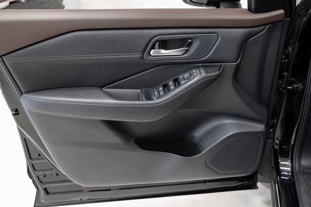 Used 2023 Nissan Rogue SV w/ SV Premium B Package image 8